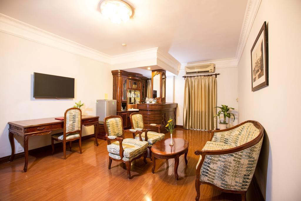 Фотография Renaissance Riverside 3*