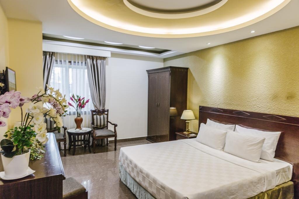 Ambassador Saigon Hotel 3* суреті