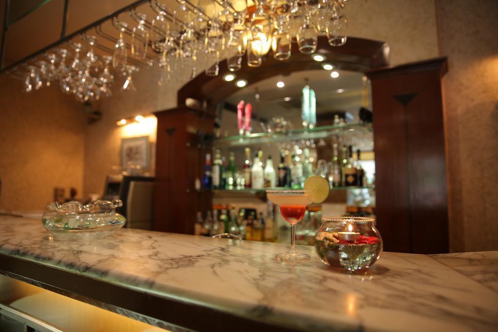 New Epoch Hotel 3* суреті