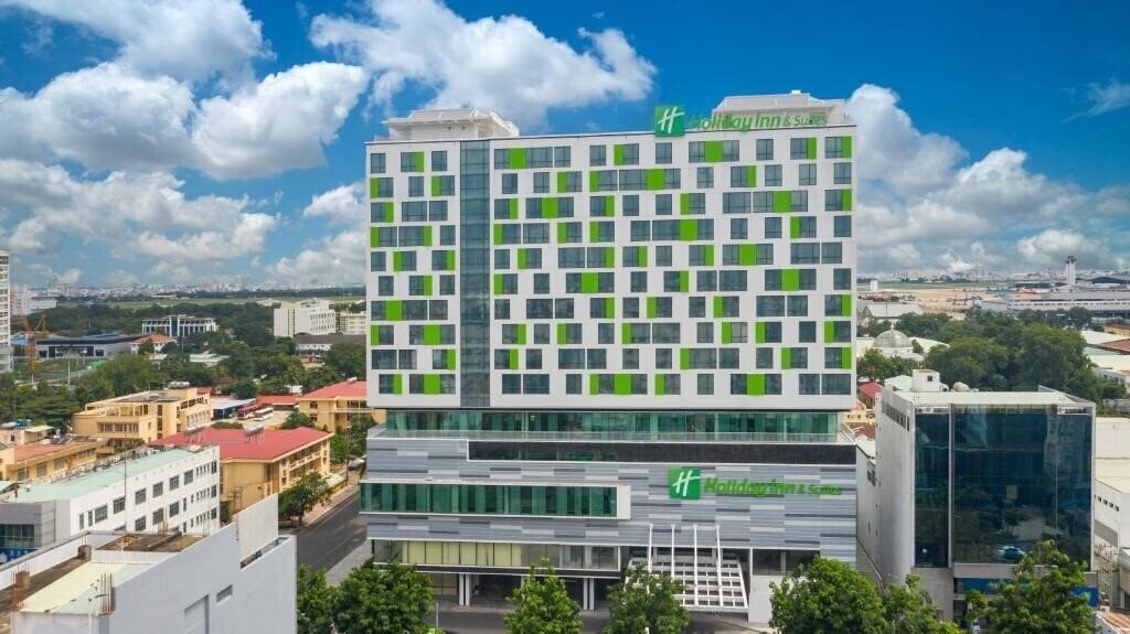 Holiday Inn & Suite Saigon Airport 5* қонақ үйі