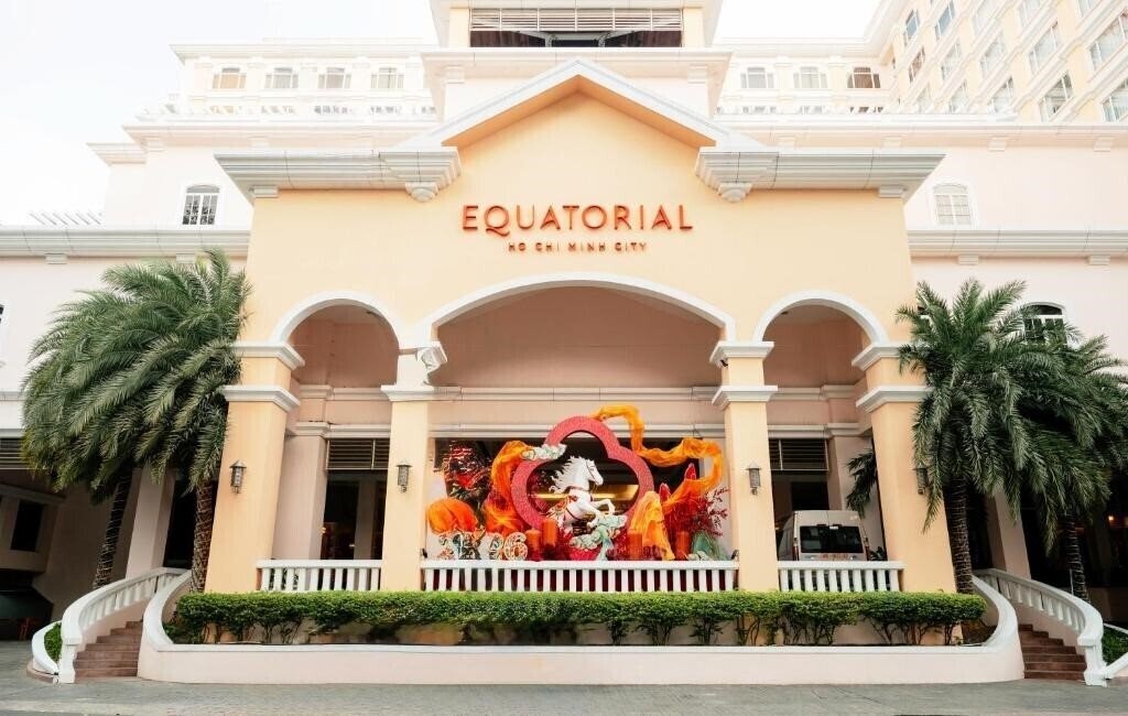 Отель Equatorial 5*