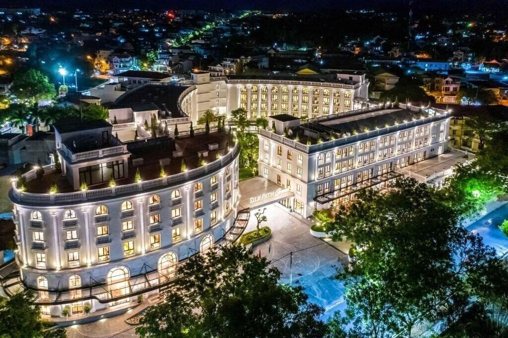 Silk Path Grand Hue Hotel 3* қонақ үйі