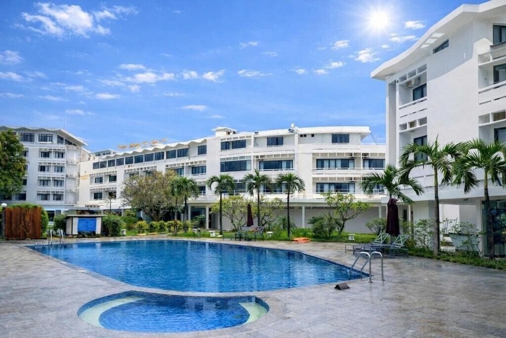 Отель Huong Giang 4*