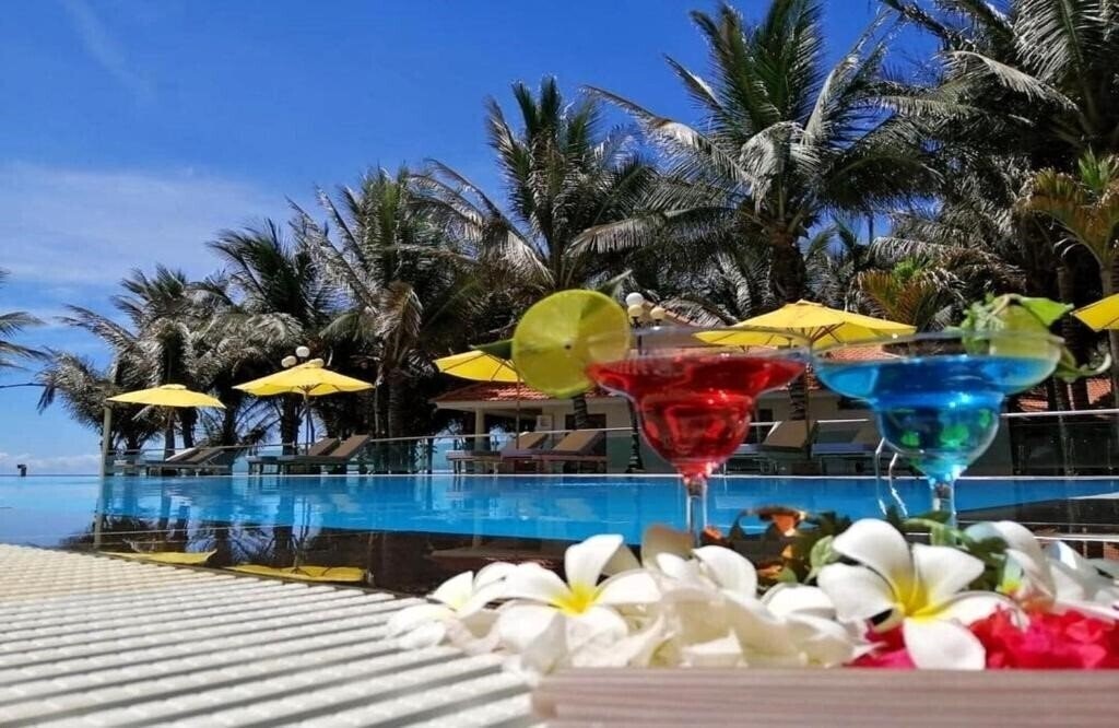 Отель Saigon Emerald Resort 3*
