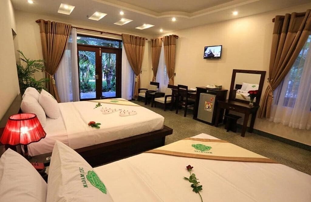 Отель Saigon Emerald Beach Resort 4*