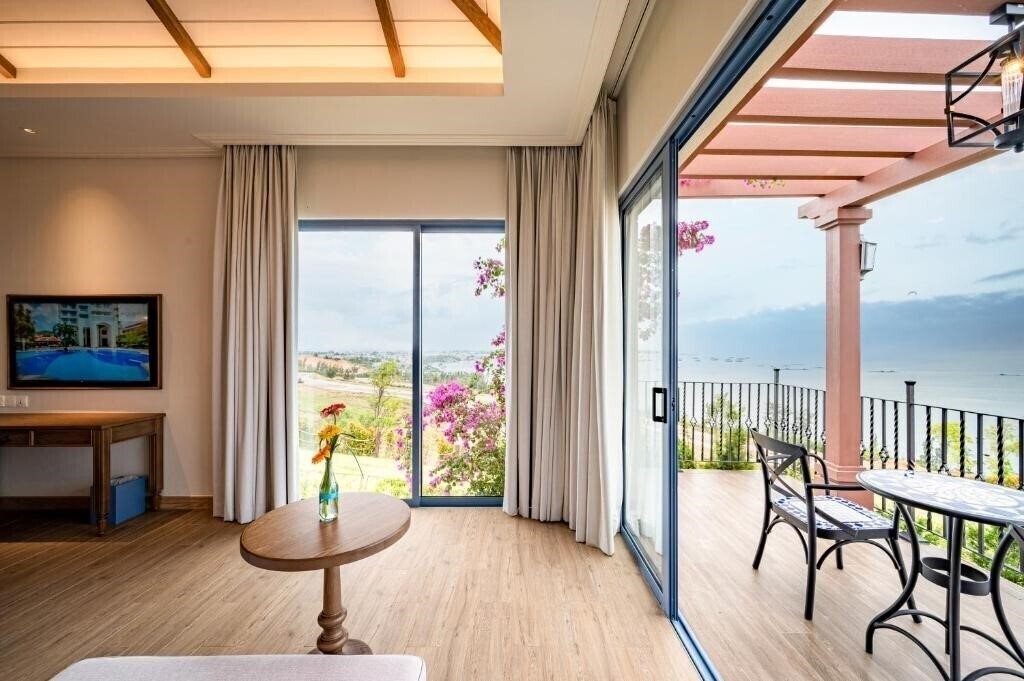 Картинка Centara Mirage Beach Resort Mui Ne 5*