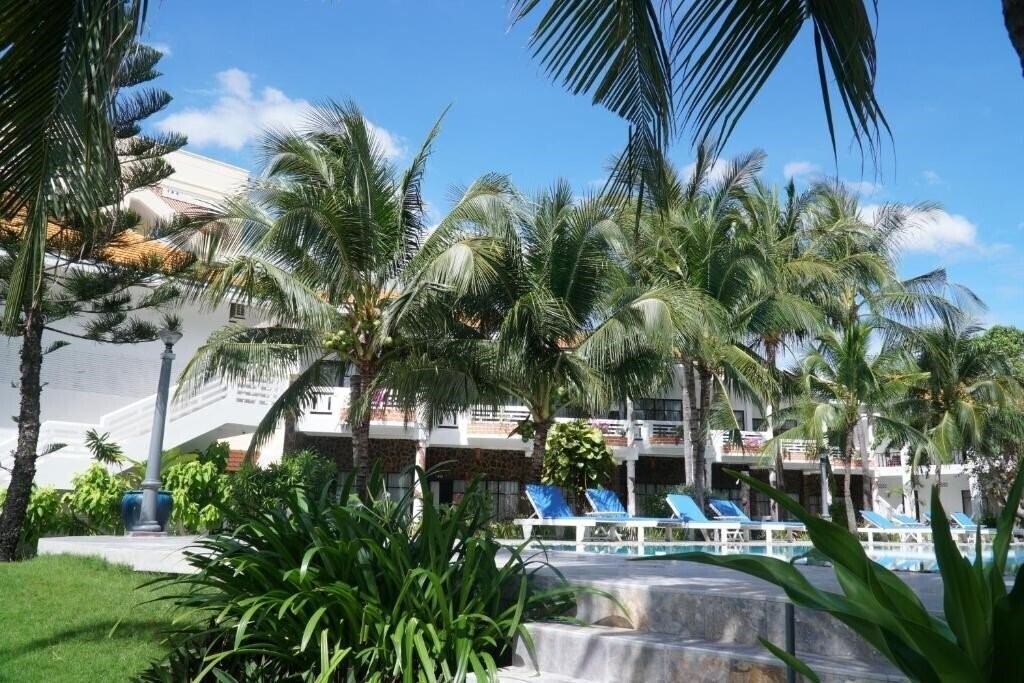 Отель Ravenala Muine Resort 3*