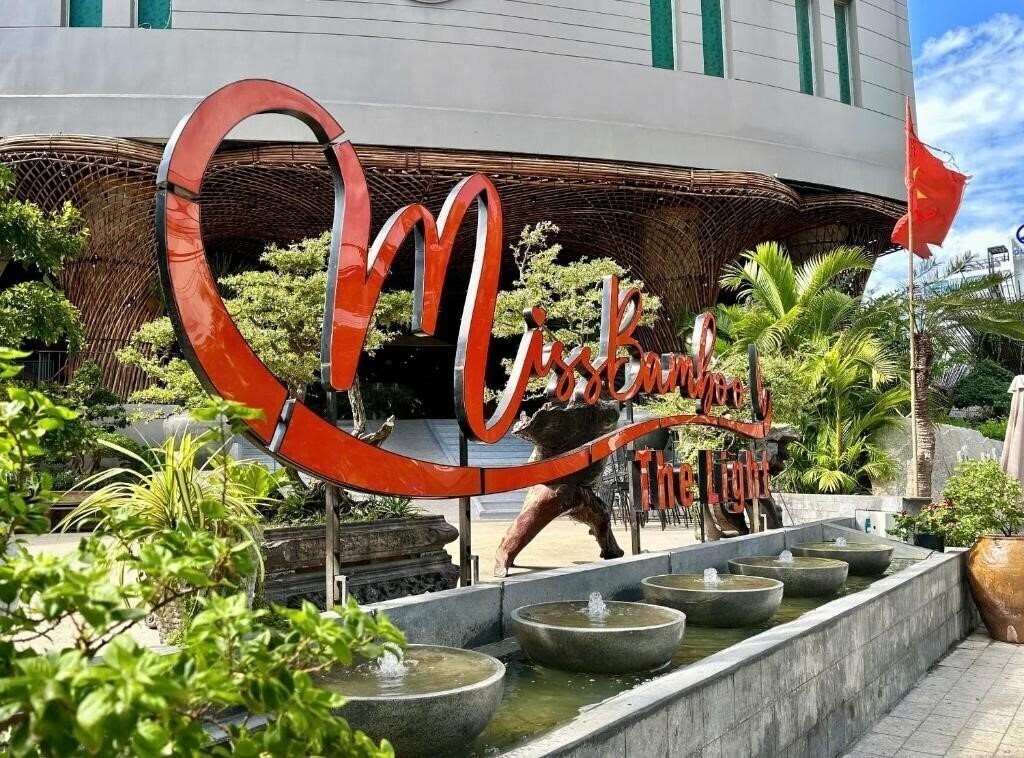 Отель The Light Hotel & Resort 4*