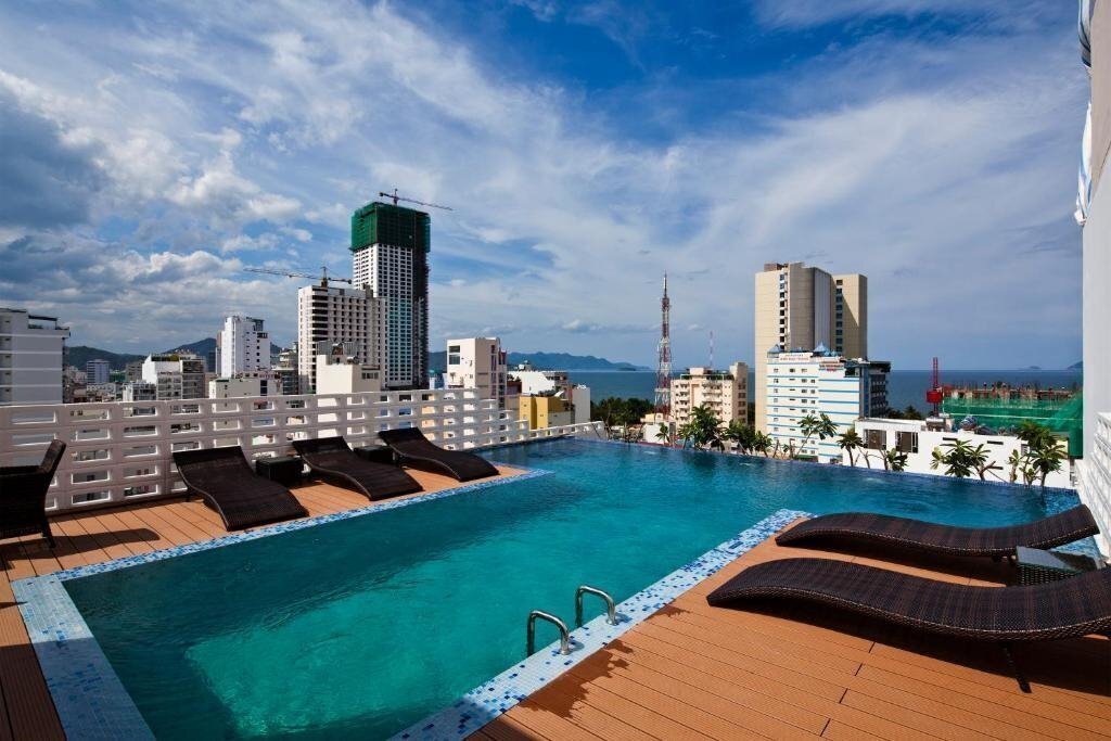 Отель Golden Holiday Hotel (ex. Golden Holiday Nha Trang) 3*