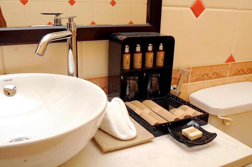 The World Hotel 3* суреті