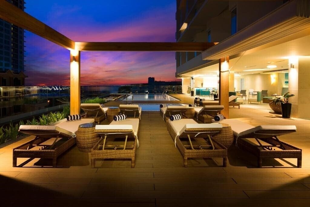 Фото Liberty Central Nha Trang Hotel 4*