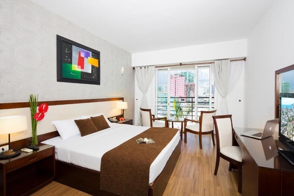 Отель Starlet Hotel 3*