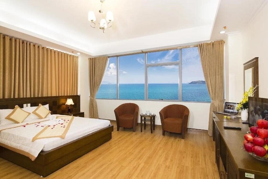 Отель Central Hotel 3*