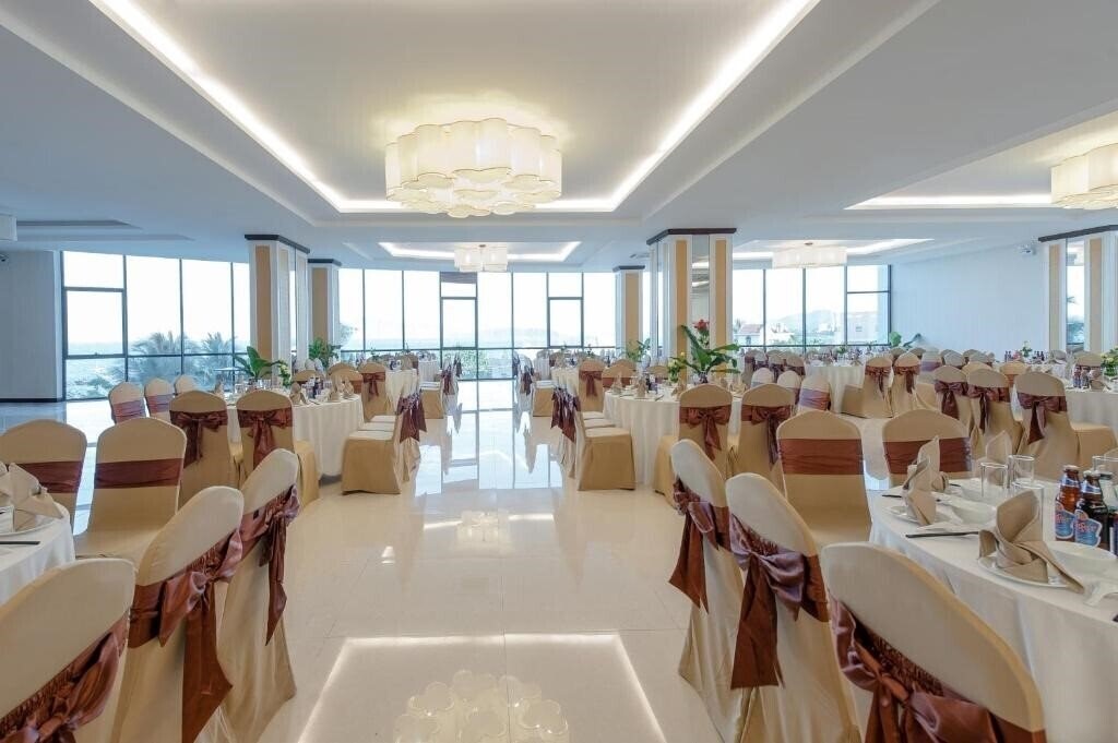 Muong Thanh Grand Nha Trang Hotel 4* суреті