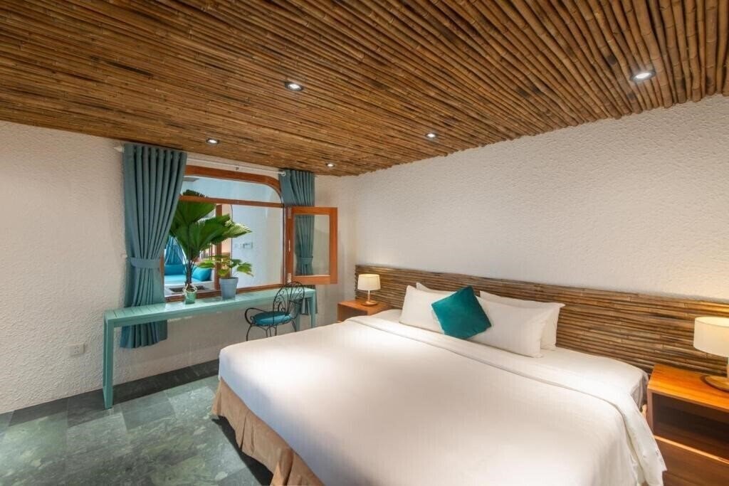 Фото Maple Hotel & Apartment 4*