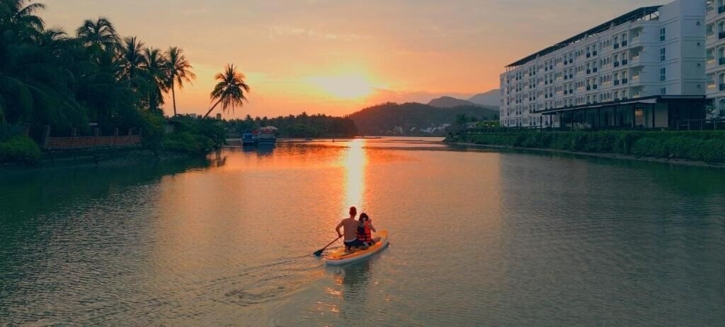 Отель Champa Island Nha Trang Resort Hotel & SPA 4*