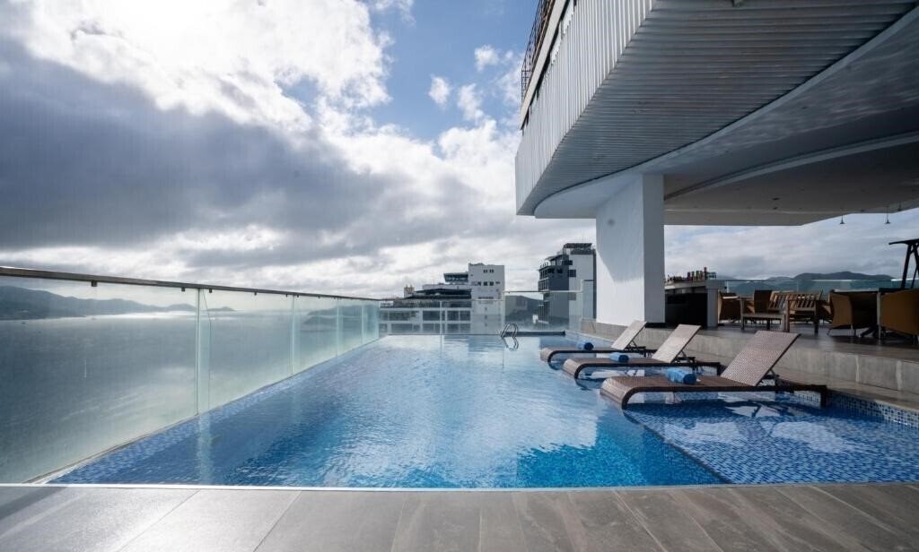 Отель Majestic Premium Hotel 4*