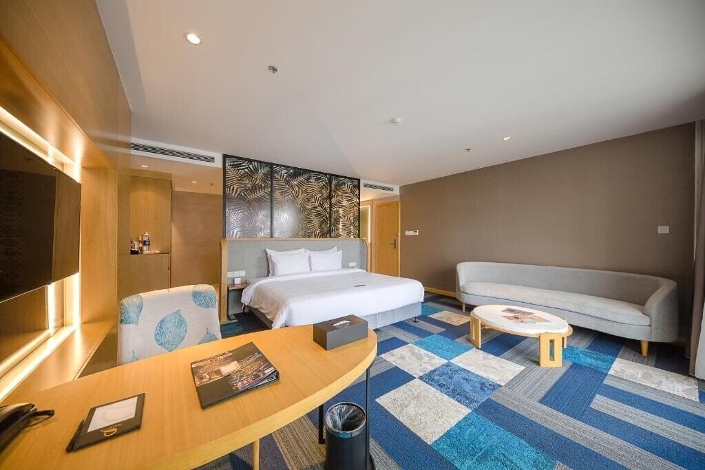 Картинка Quinter Central Nha Trang Hotel 5*