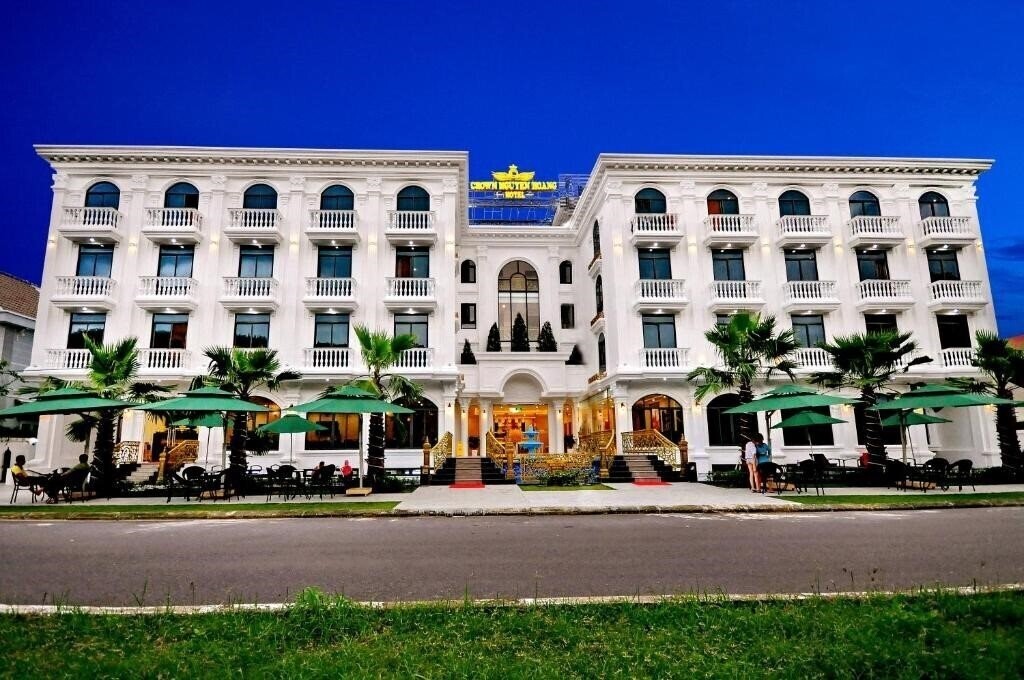 Отель Crown Nguyen Hoang Hotel 3*