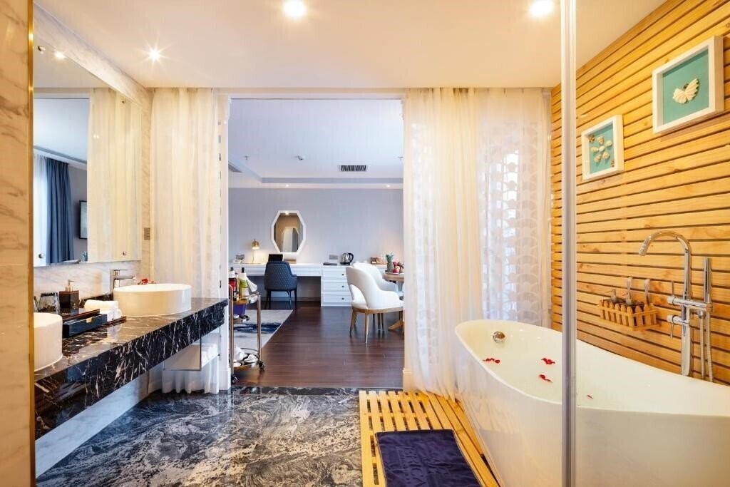 Фото Erica Nha Trang Hotel 4*