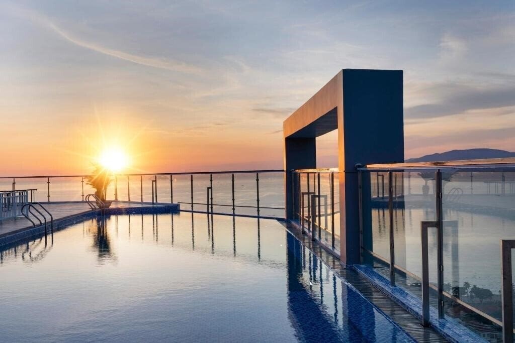 Отель D'Qua Hotel 5*