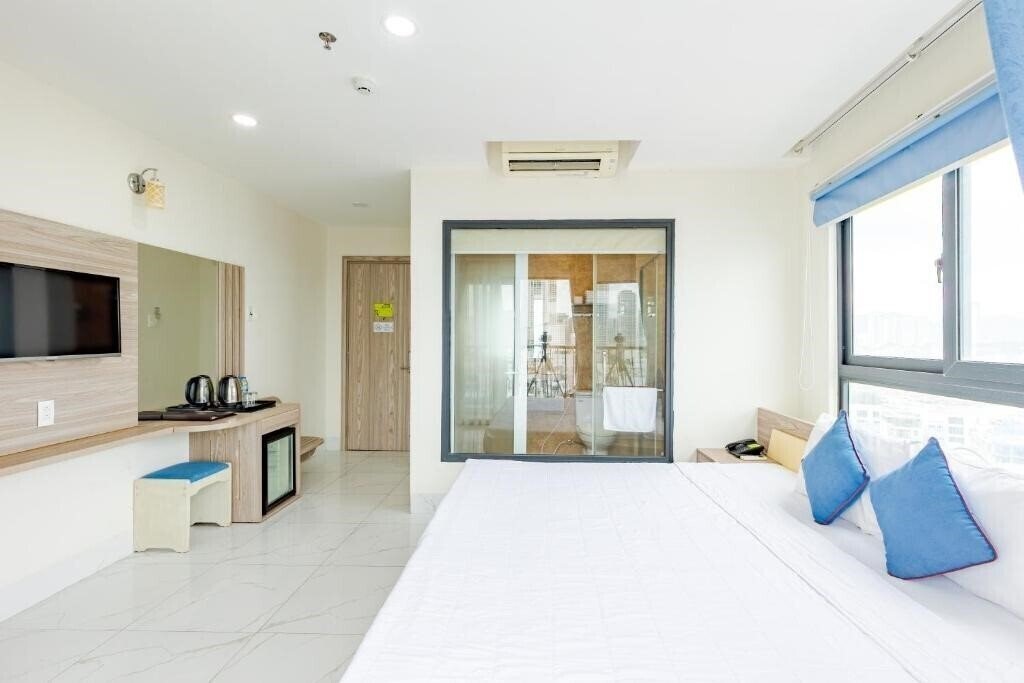 The Phoenix Hotel Nha Trang 2* суреті