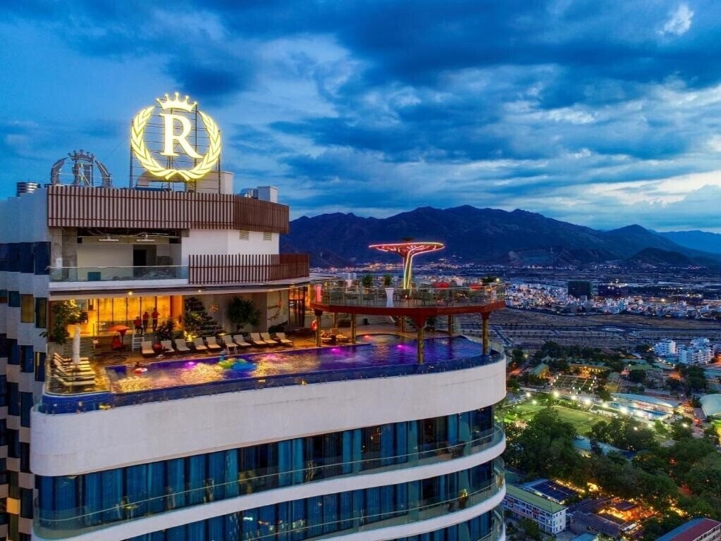 Отель Regalia Gold Hotel 5*