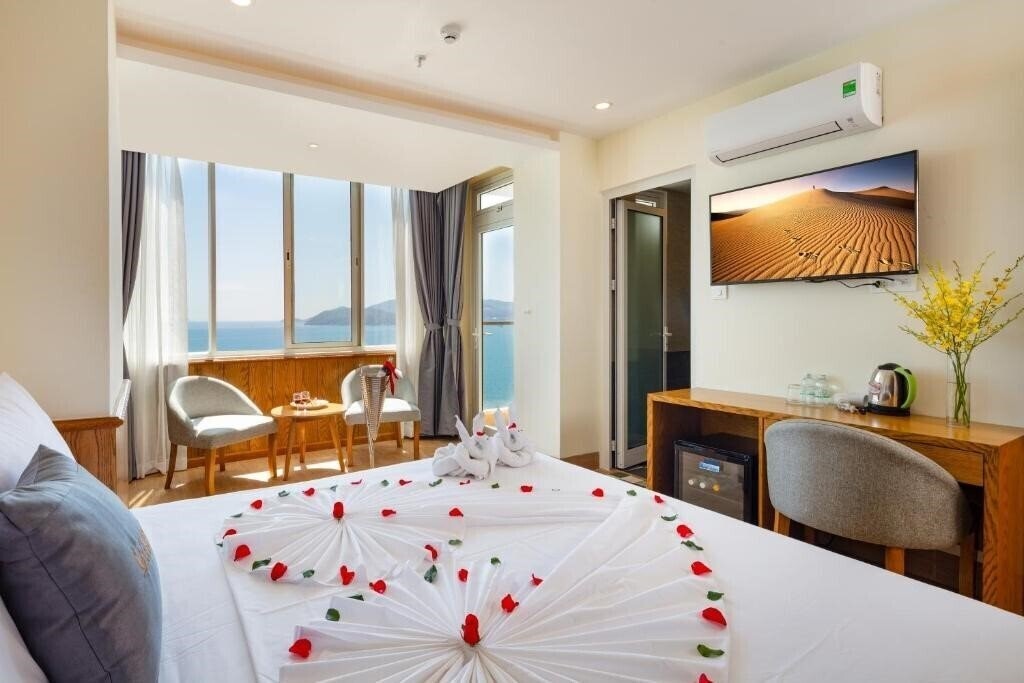 Отель Glory Hotel Nha Trang 3*