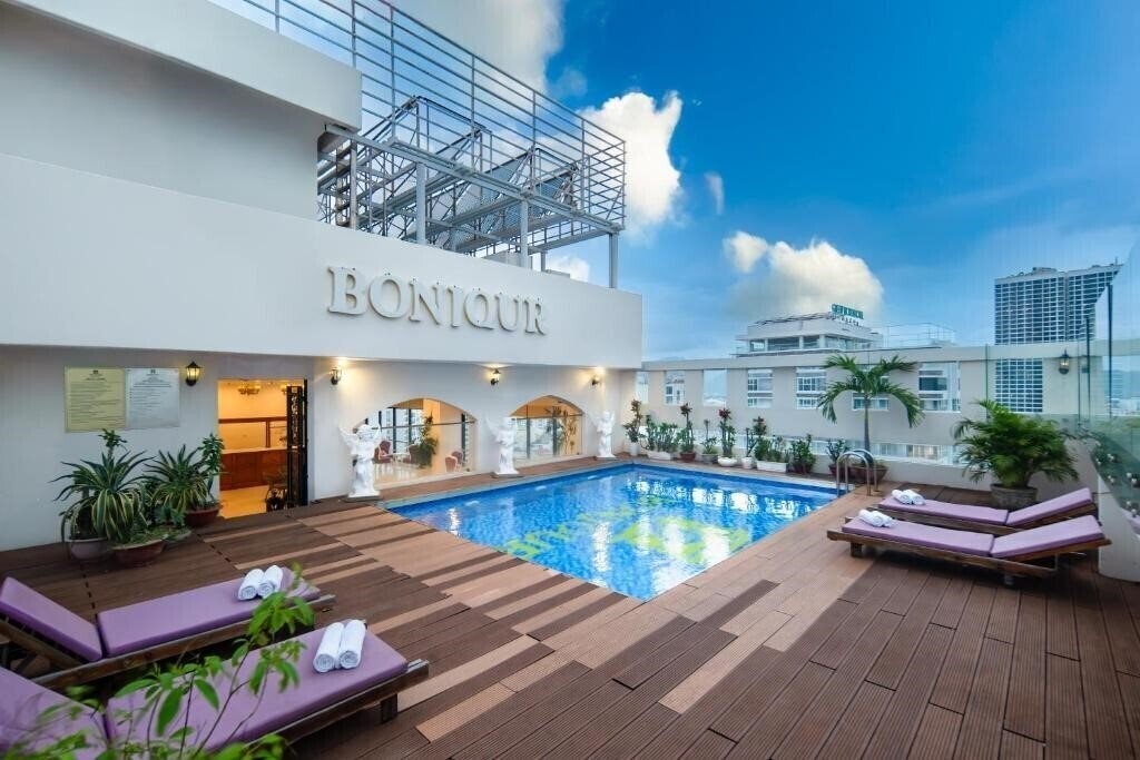 Отель Bonjour Nha Trang Hotel 4*