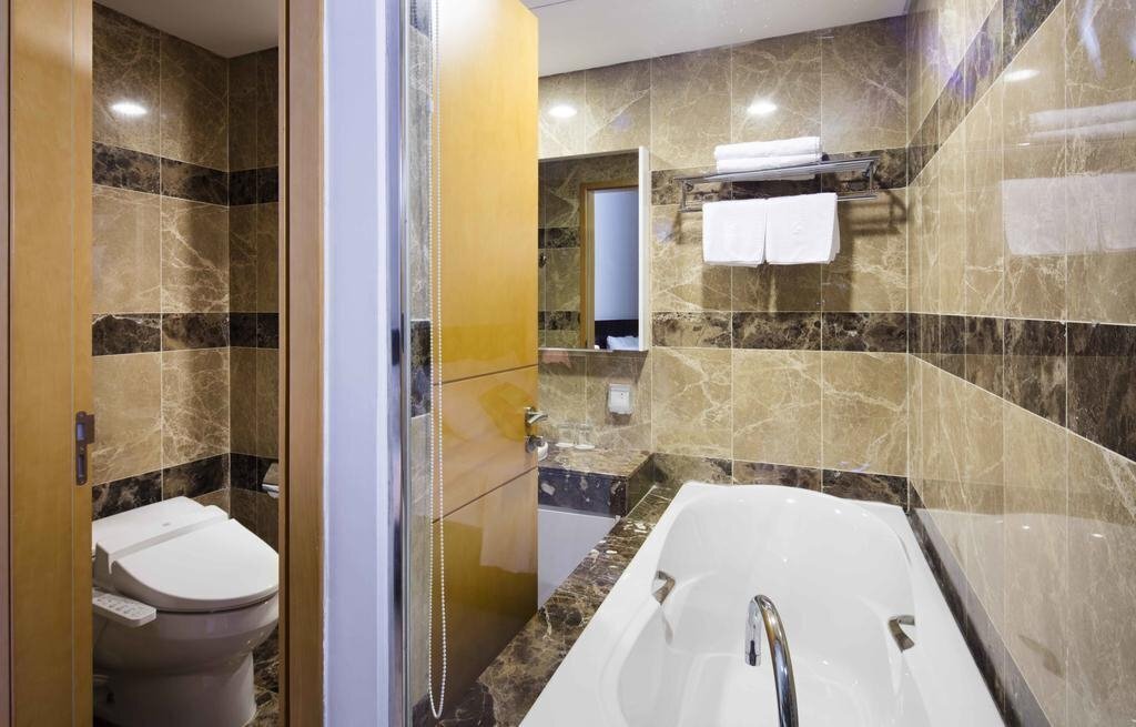 Miracle Luxury Hotel (ex. Hoan Cau) 4* фотосуреті