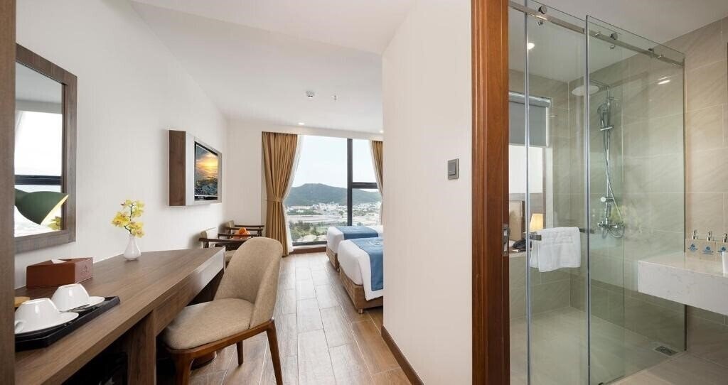 Фото Miracle Luxury Hotel (ex. Hoan Cau) 4*