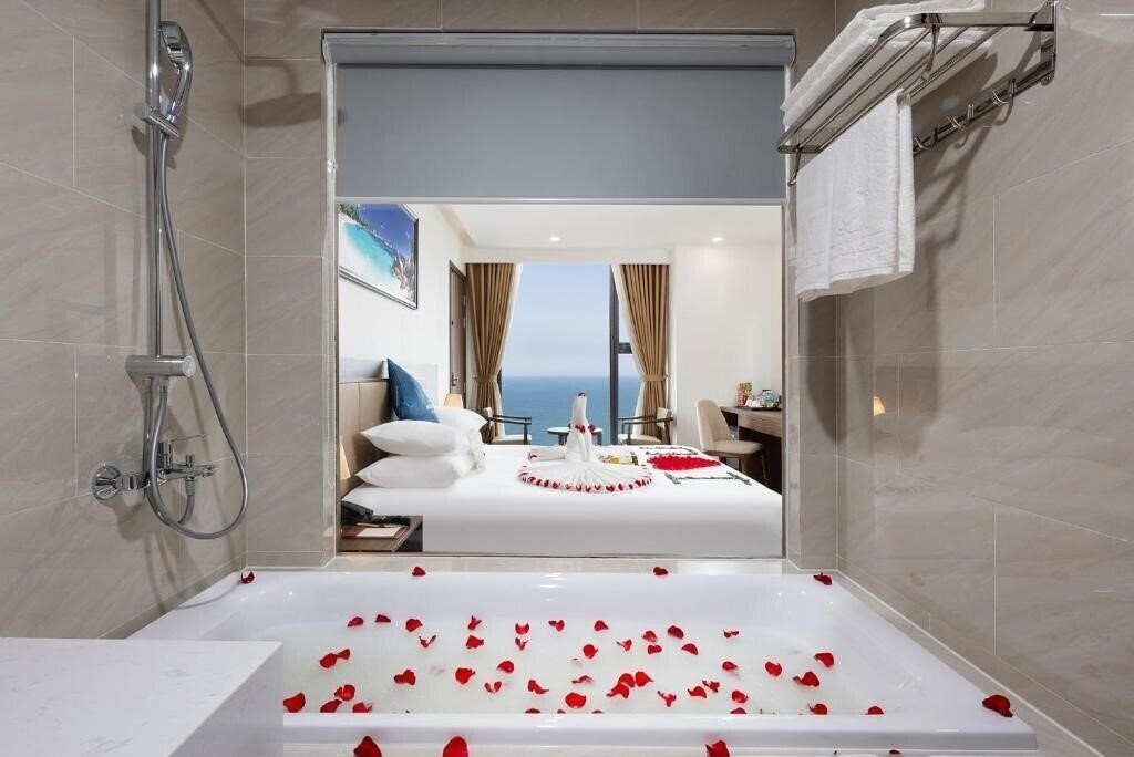 Фотография Miracle Luxury Hotel 4*