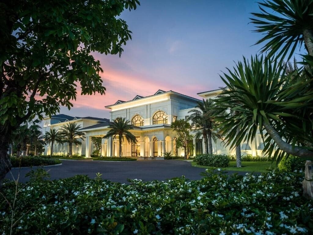 Melia Vinpearl Cam Ranh Beach Resort 5* суреті
