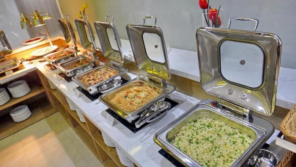 The Mcr Luxury Hotel 3* суреті