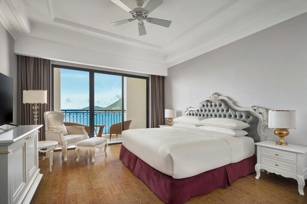 Фото Nha Trang Marriott Resort & SPA, Hon Tre Island 5*