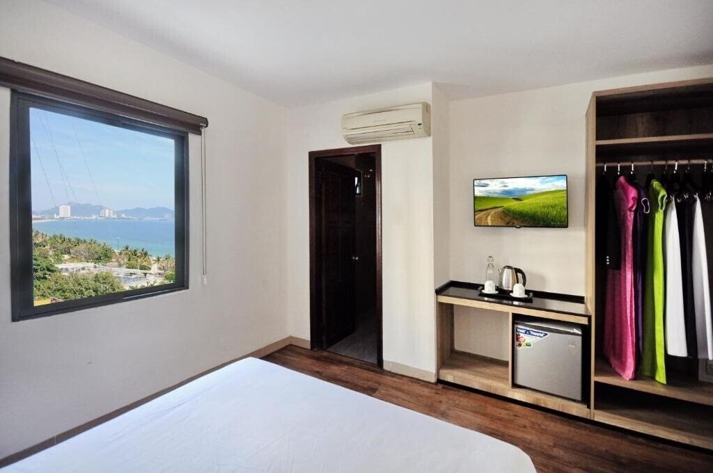 Golden Lotus 3* суреті