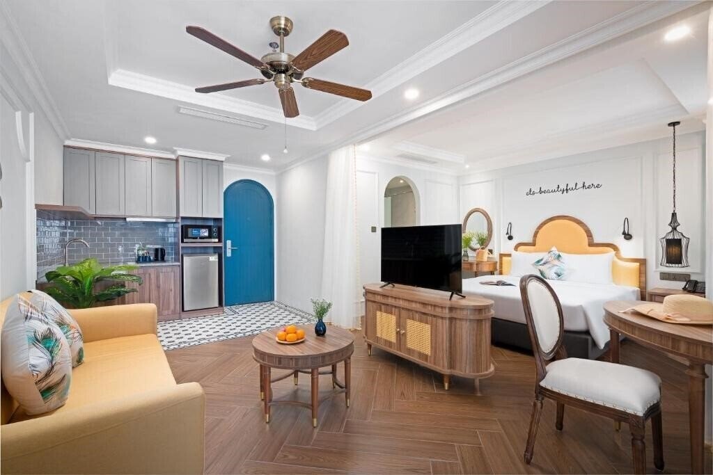 Pavillon Boutique Hotel & Apartment Nha Trang 4* суреті