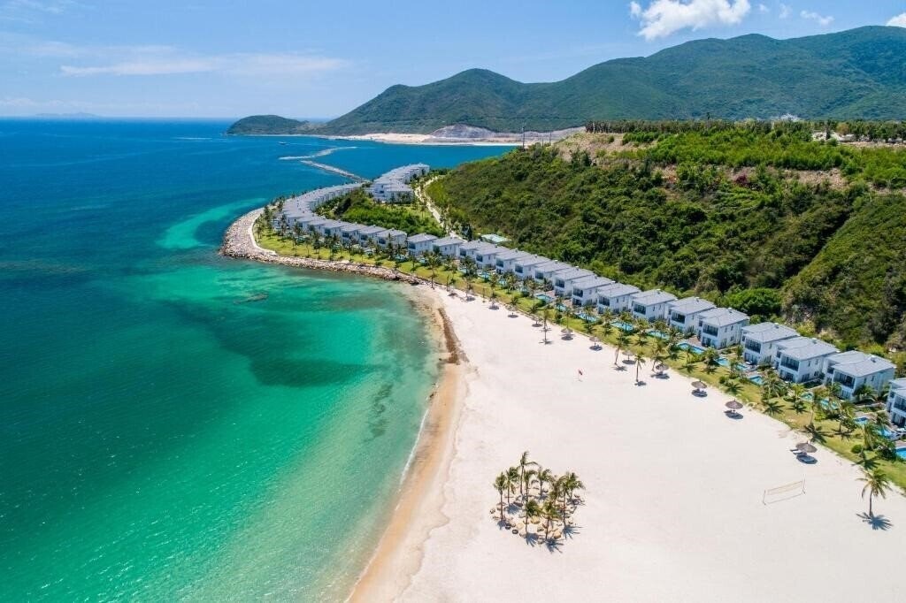 Отель Vinpearl Resort Nha Trang 5*