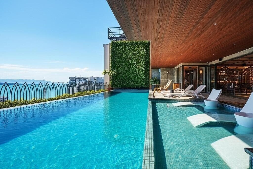 Фото Champton Nha Trang Hotel 4*