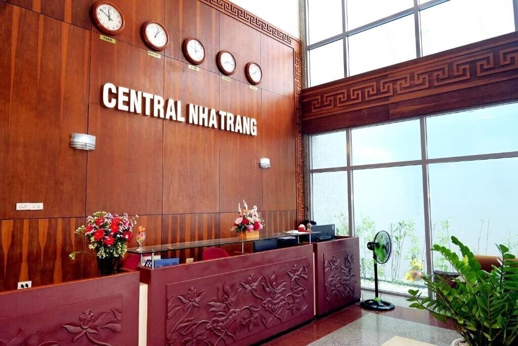 Фото Holiday Central Nha Trang 4*