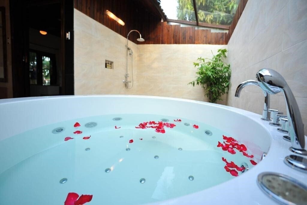 Фото Diamond Bay Resort & SPA 5*