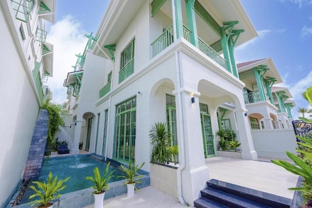 Фотография Lotus Villa 2*