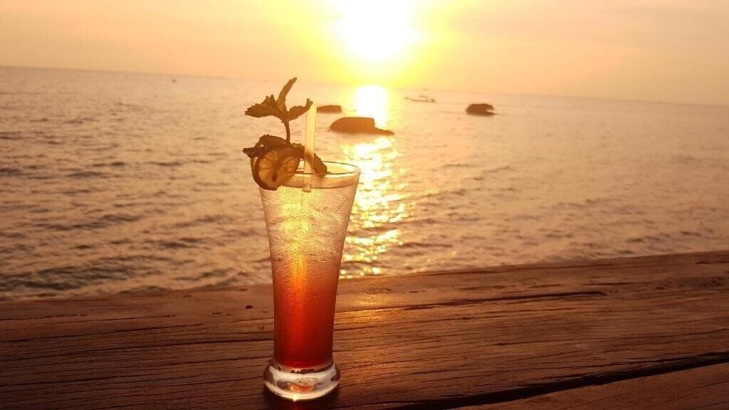 Отель Free Beach Resort 2*