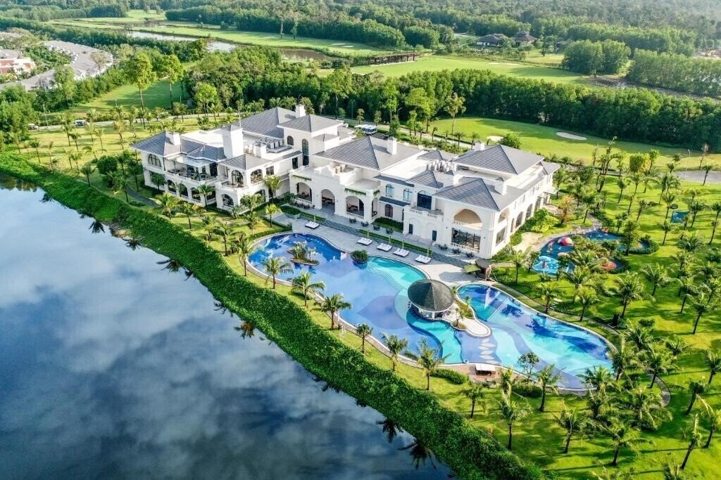 Отель Vinpearl Discovery Wonderworld Phu Quoc 5*