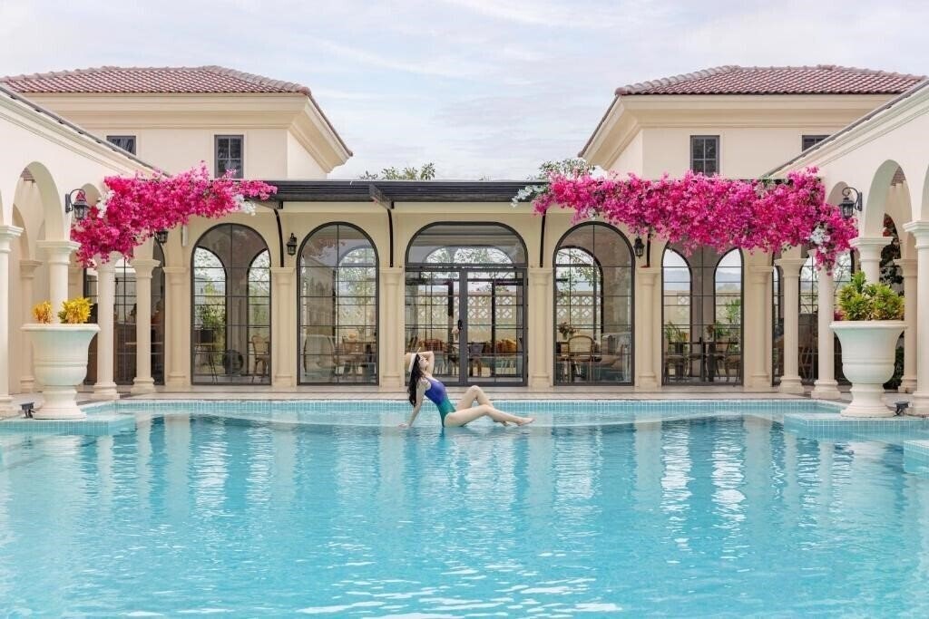Отель The Residence Resort & Villas 3*