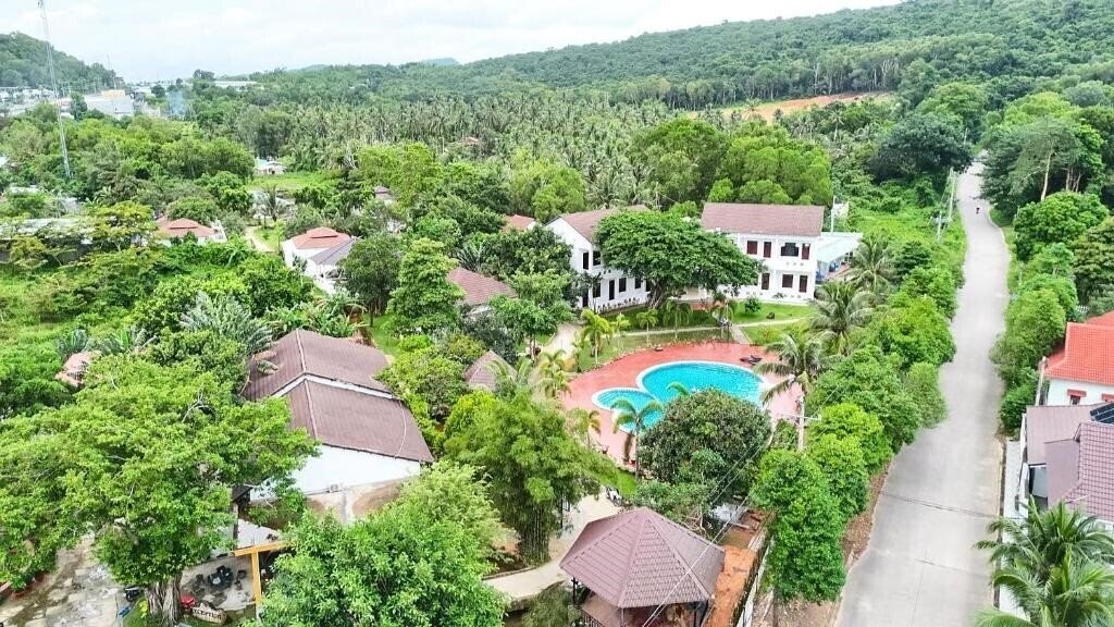 Фотография YNG Luxor Phu Quoc Resort 4*