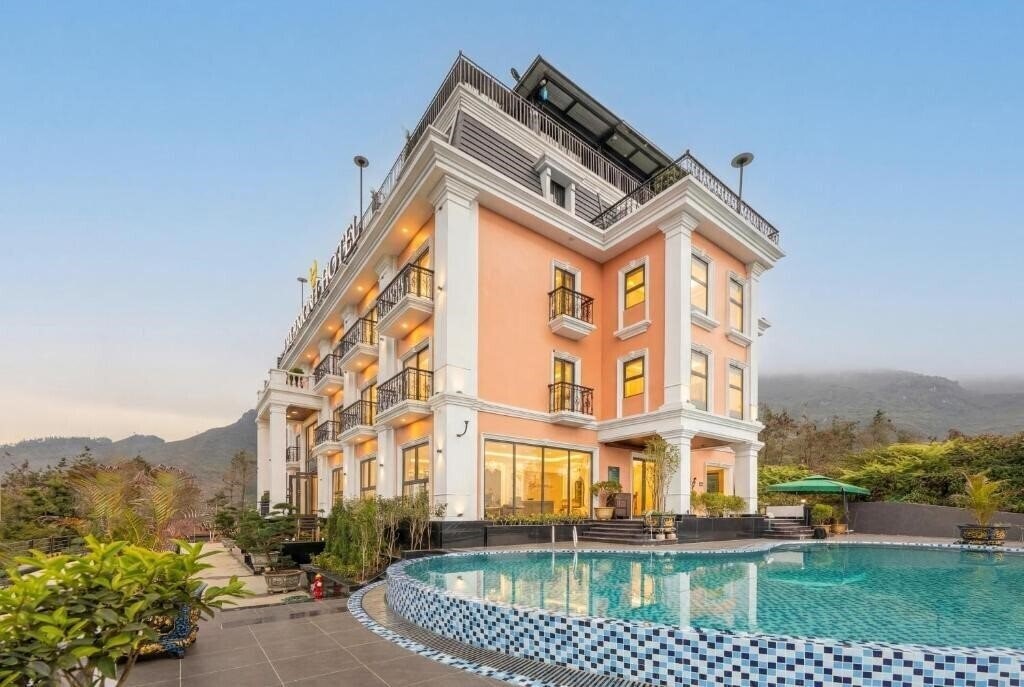Изображение Delamont Sapa Hotel 4*