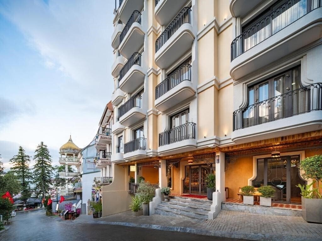 Отель Azalea Sapa Hotel 4*