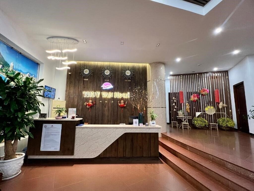 Thuy Van Hotel 2* суреті