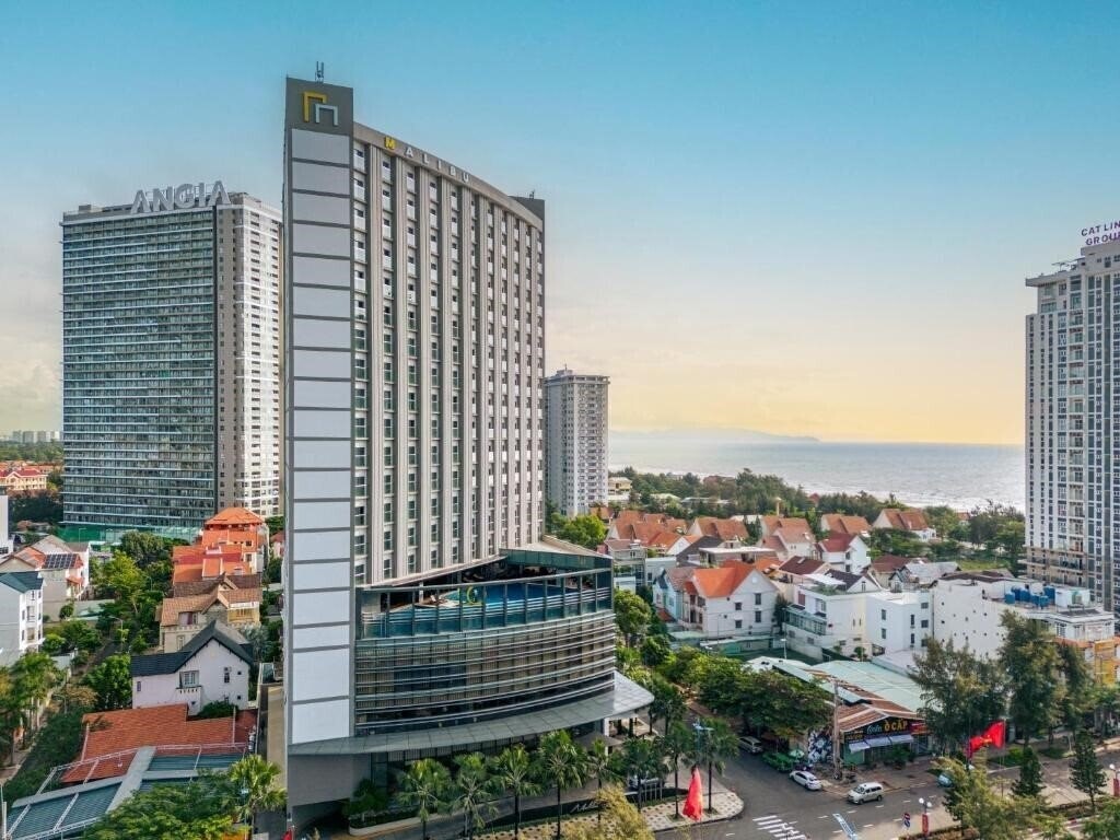 The Malibu 5* қонақ үйі